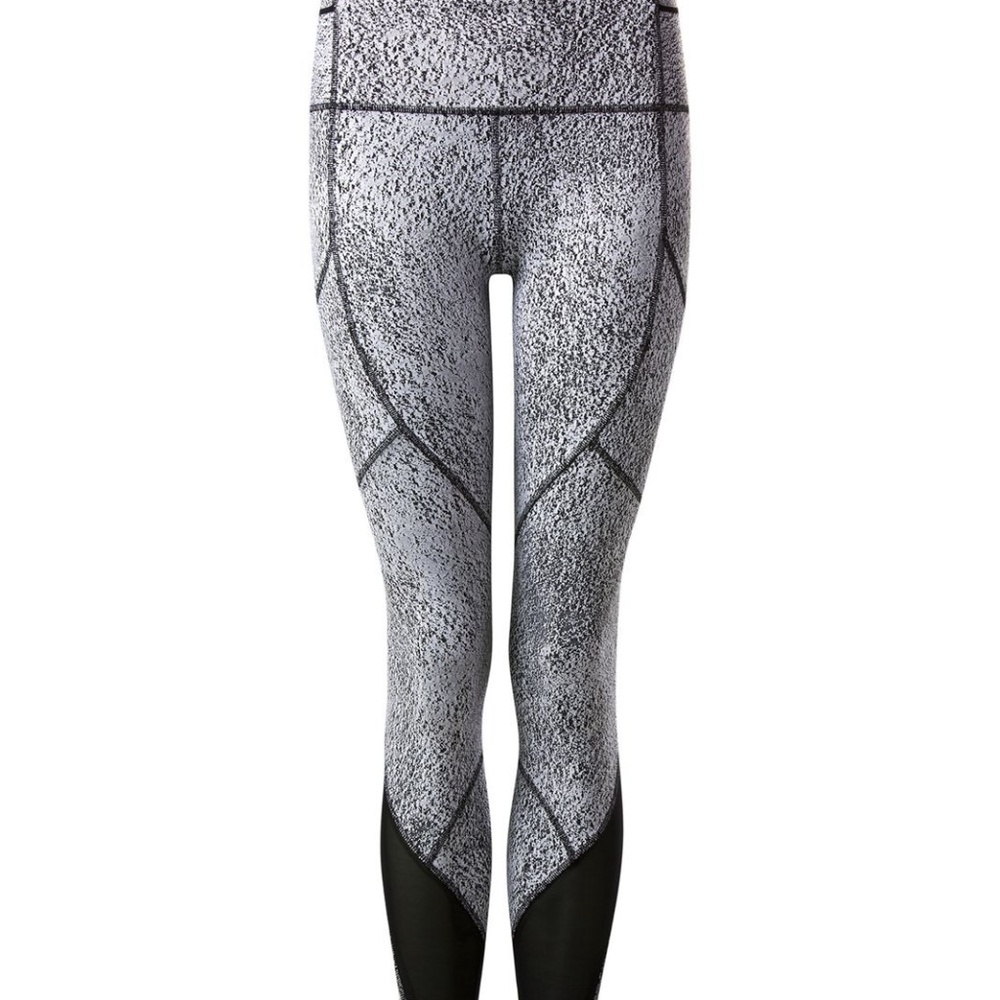 Lululemon "OUTRUN TIGHT " Size 8 - WORN ONCE